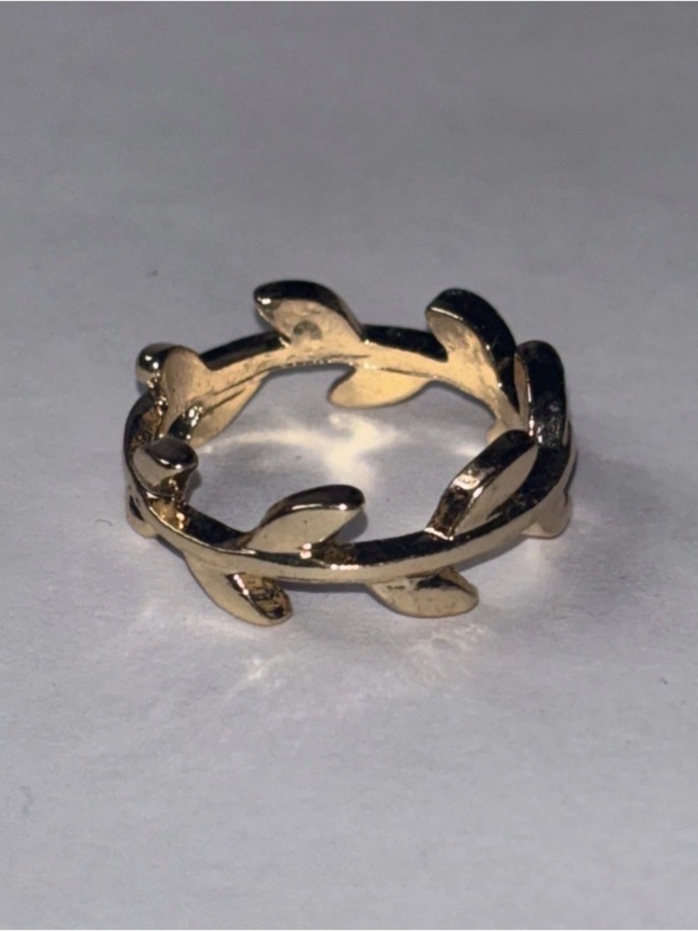Gold Tone Laurel Leaf Vine Band Ring Size 6.5 Nature Boho Cottagecore‎